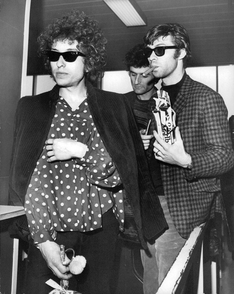 Blood on the Tracks (1975) – The Album of Heartbreak (image credits: wikimedia)