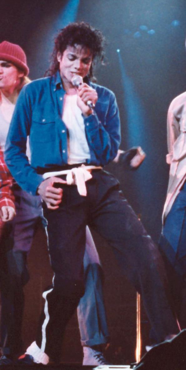 Michael Jackson’s Moonwalk Debut (1983) (image credits: wikimedia)