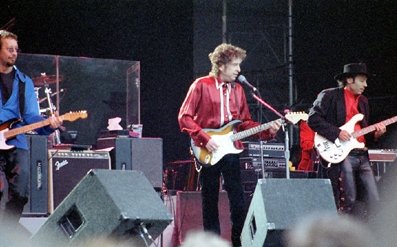 Bob Dylan – Newport Folk Festival (1965, Rhode Island) (image credits: wikimedia)