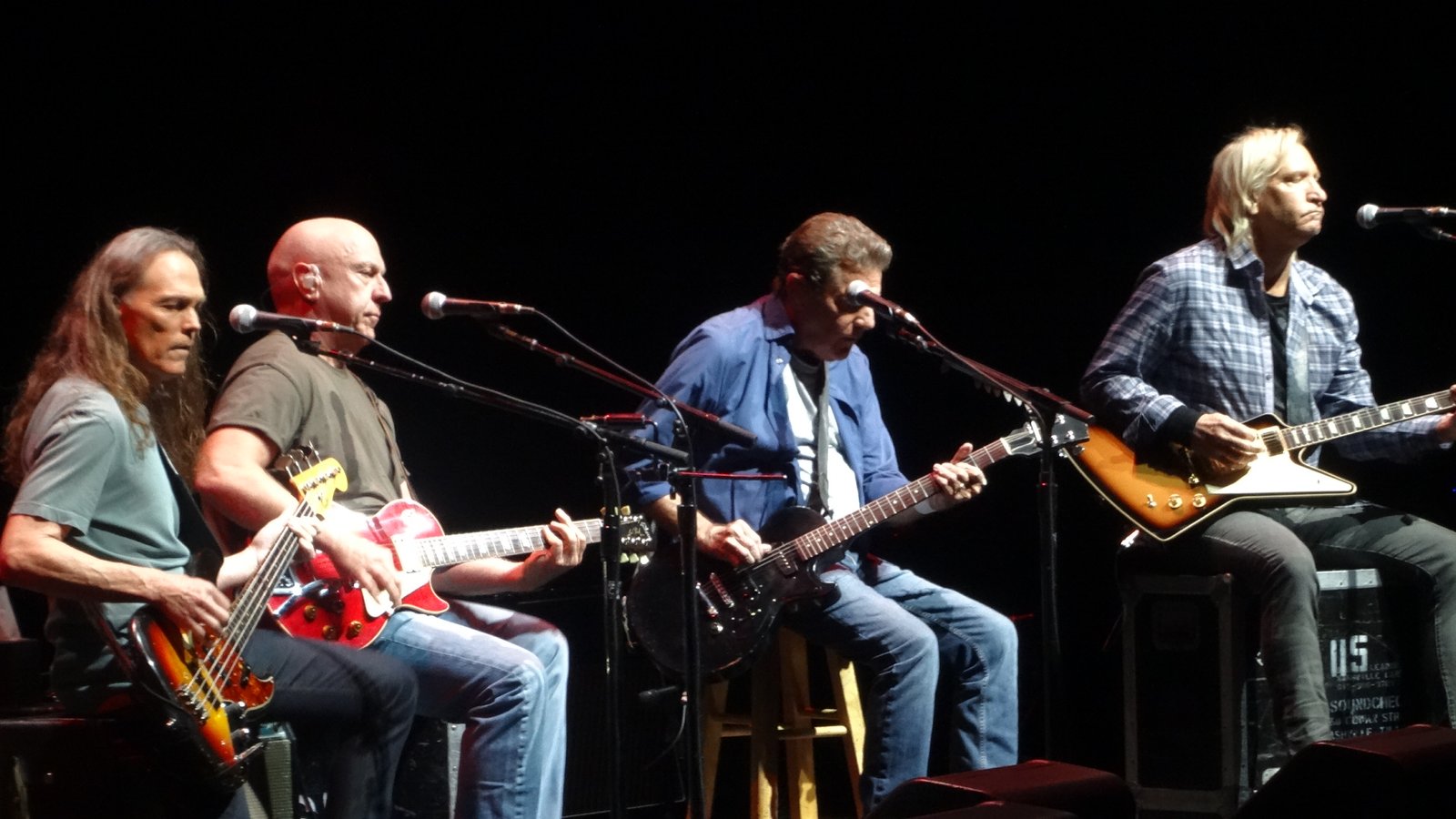 Eagles – Their Greatest Hits (1971–1975) (image credits: wikimedia)
