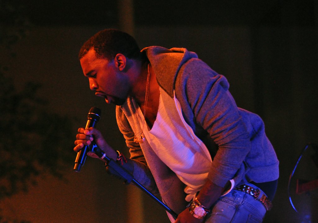 Kanye West vs. Taylor Swift (image credits: wikimedia)