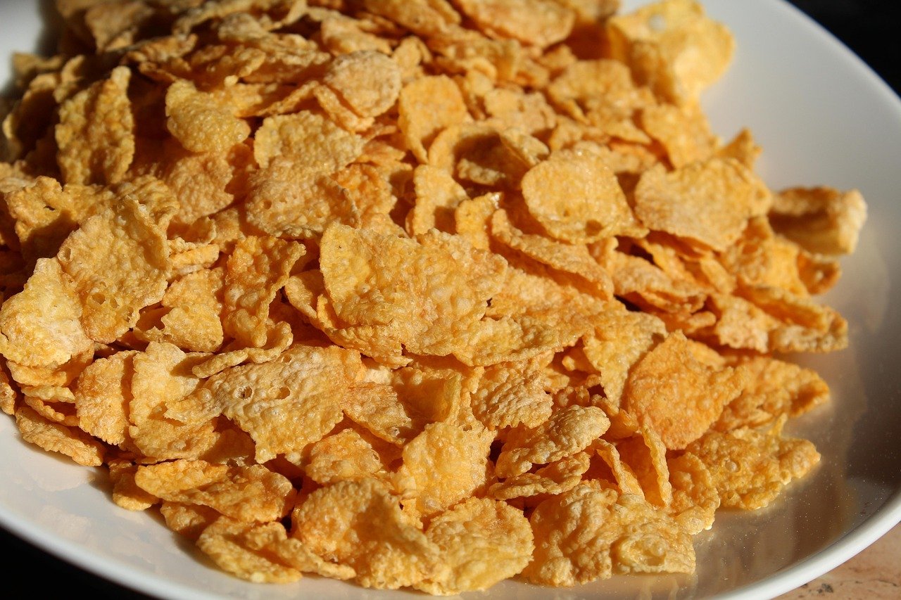 7. Corn Flakes (1894) – A Breakfast Mishap Becomes a Staple (image credits: pixabay)