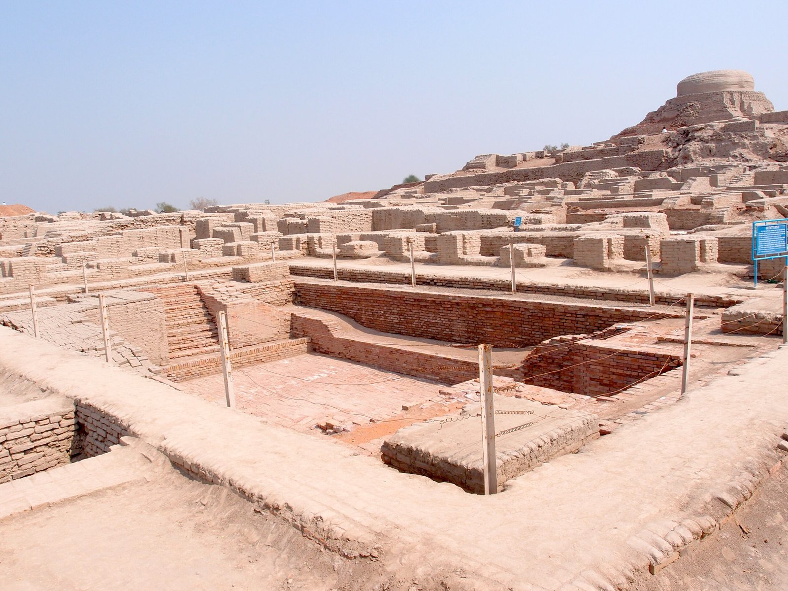 Mohenjo-Daro (c. 2500 BCE, Pakistan) – The Lost Metropolis of the Indus Valley (image credits: wikimedia)