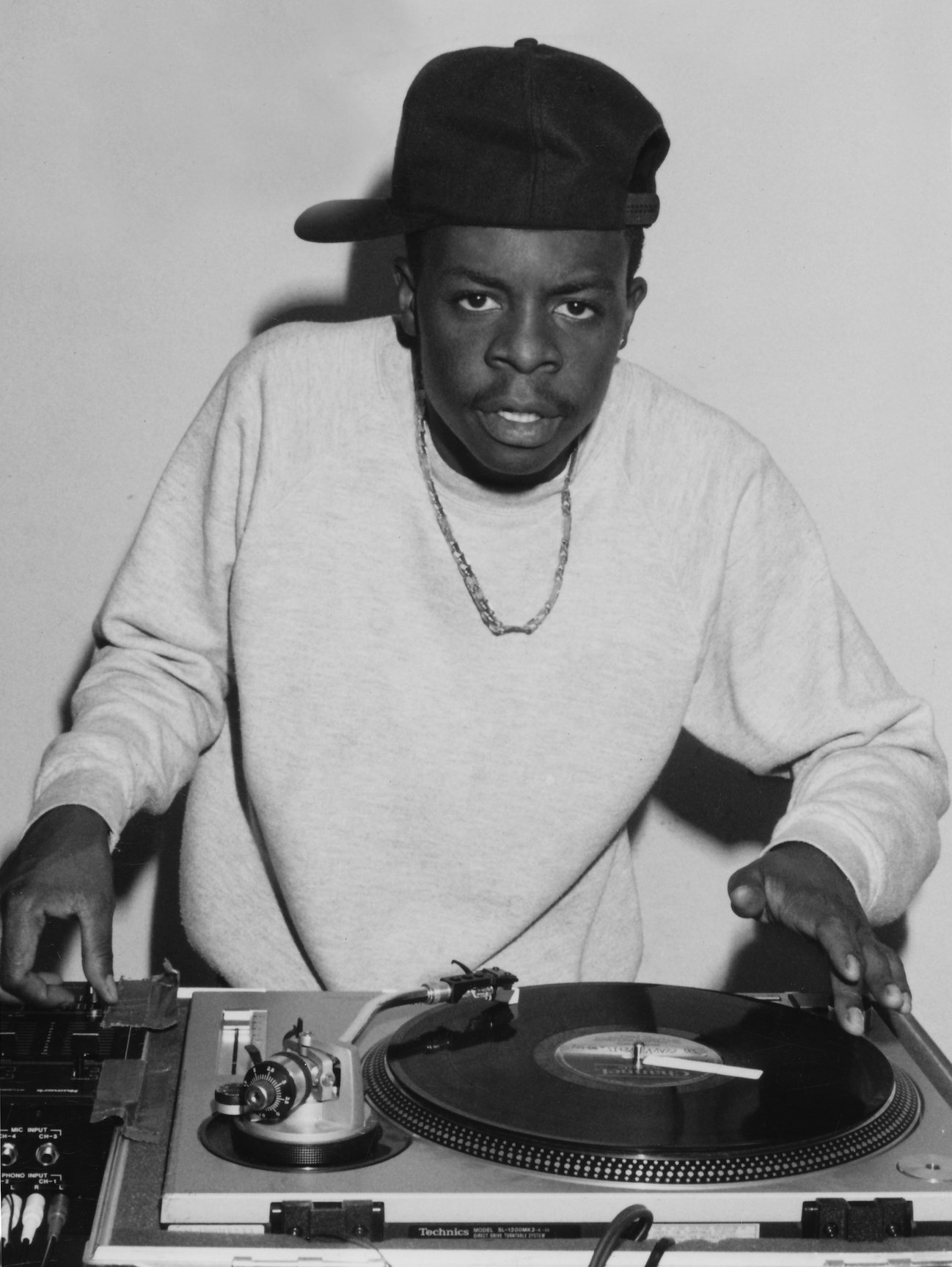 2. Hip-Hop (1980s → 1990s) – From Party Jams to Hardcore Realism (image credits: wikimedia)