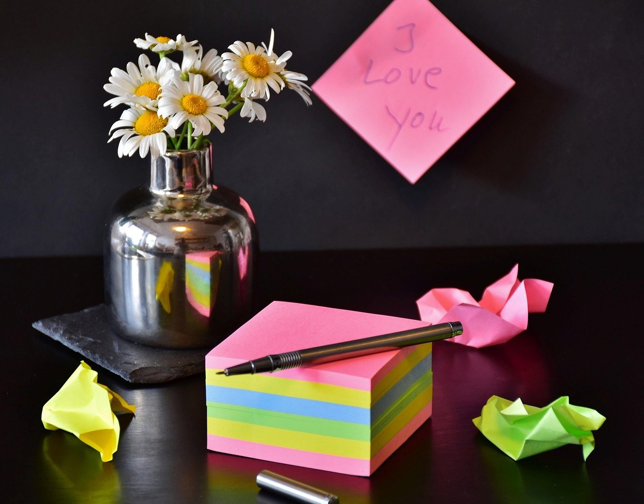 Post-it Notes (1970s) (image credits: pixabay)