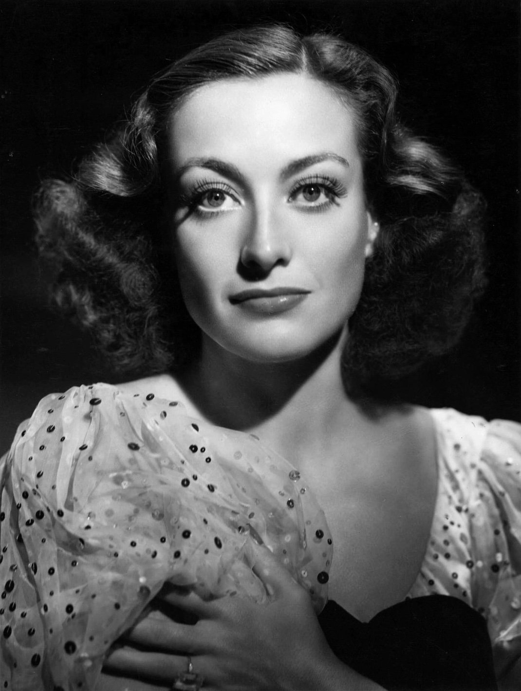 8. Joan Crawford vs. Bette Davis (image credits: wikimedia)