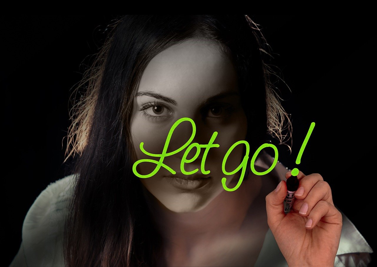 4. Holding Onto Negativity π‘ (image credits: pixabay)