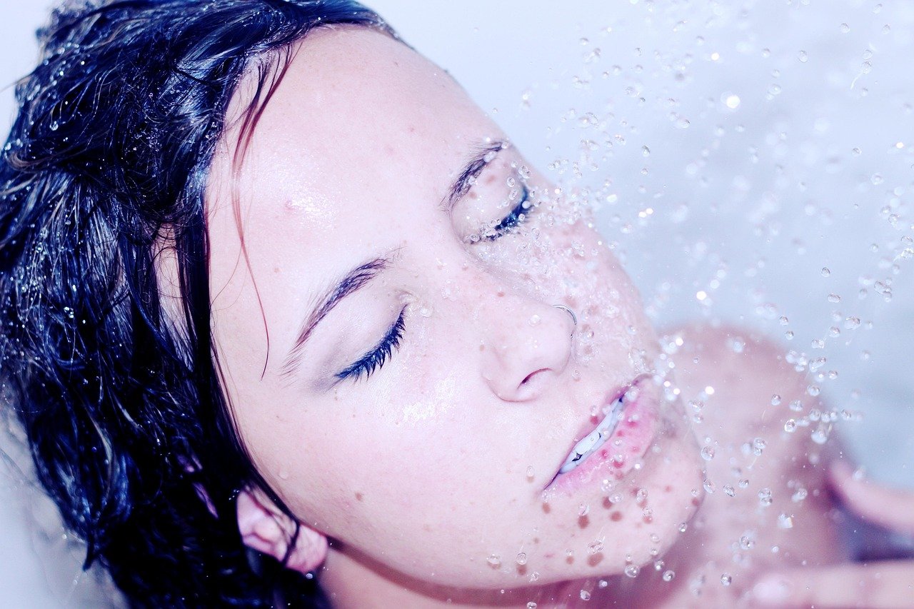 4️⃣ Take a Warm Shower or Bath (image credits: pixabay)