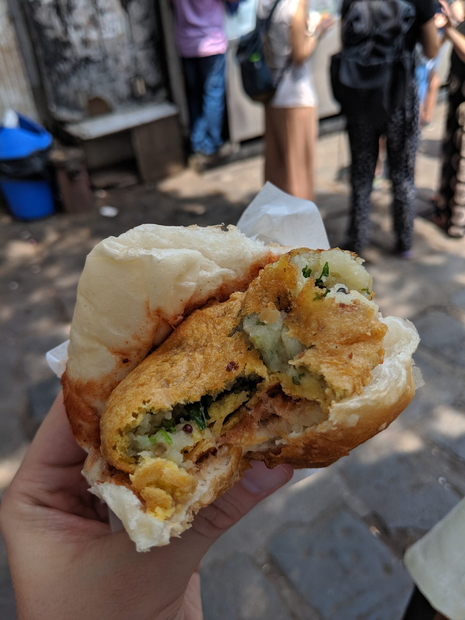 Vada Pav – Mumbai’s Favorite Grab-and-Go Snack (image credits: wikimedia)