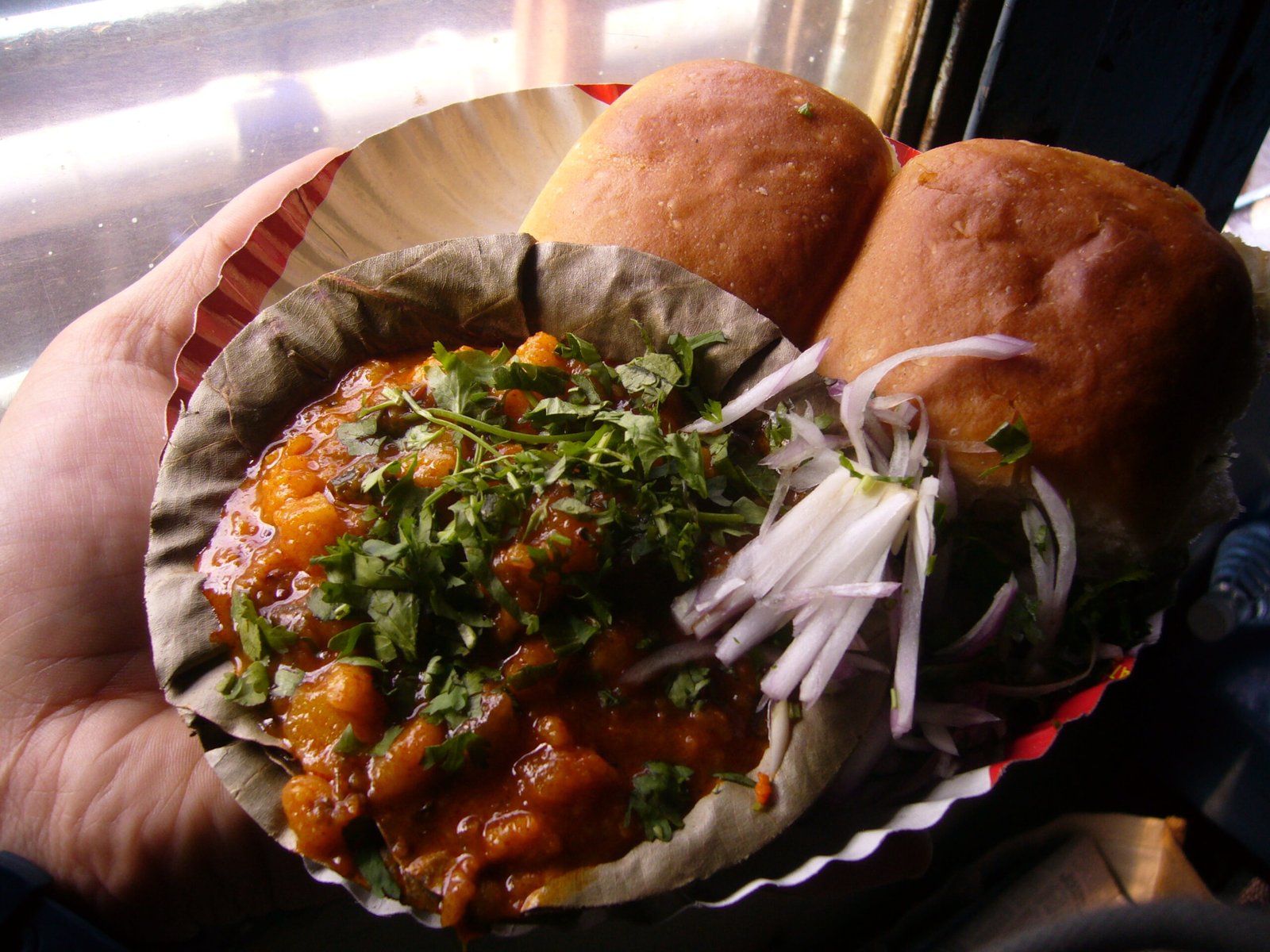 Pav Bhaji – A Buttery, Spicy Delight (image credits: wikimedia)