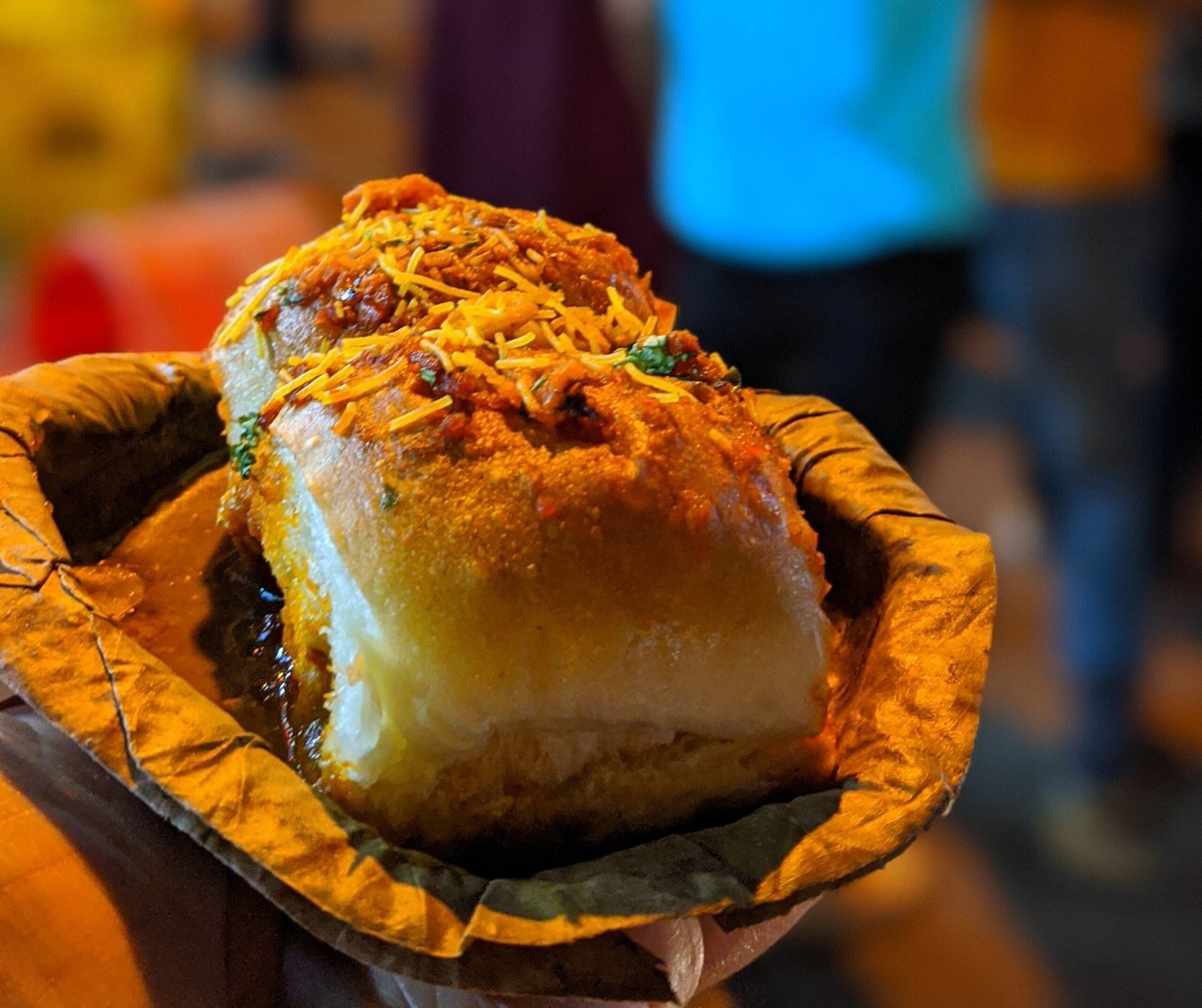 Dabeli – Gujarat’s Sweet and Spicy Bun (image credits: wikimedia)