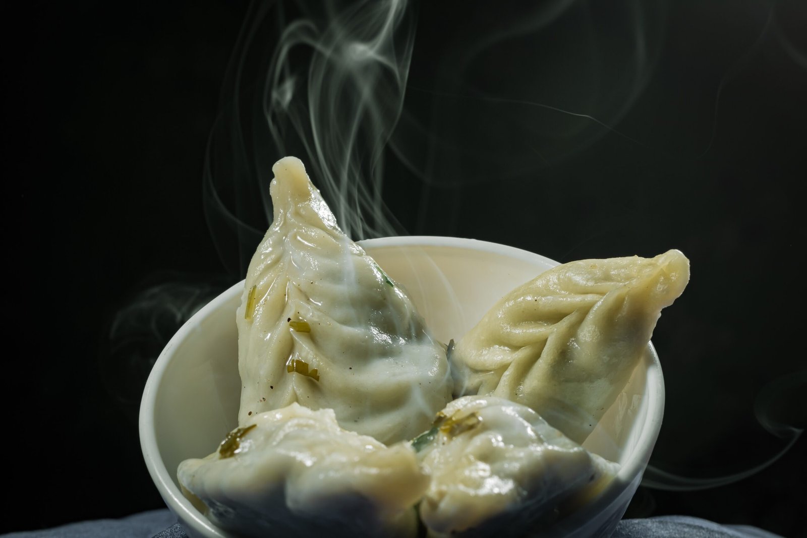 Momos – India’s Favorite Dumplings (image credits: wikimedia)