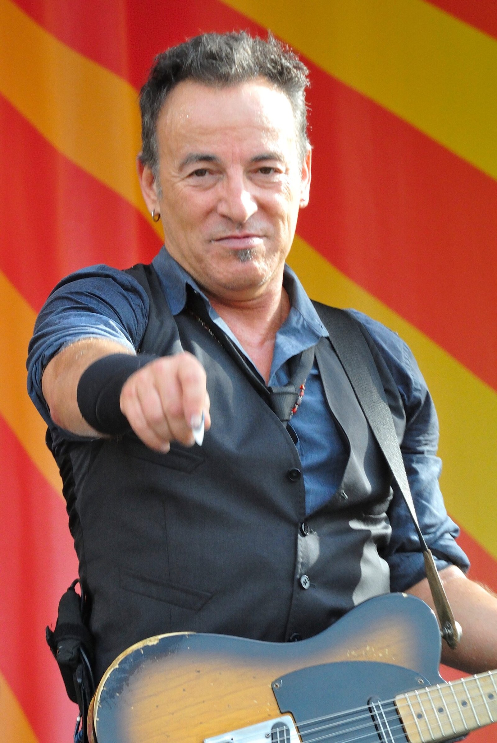 1️⃣4️⃣ “Born to Run” – Bruce Springsteen (1975) 🏍 (image credits: wikimedia)