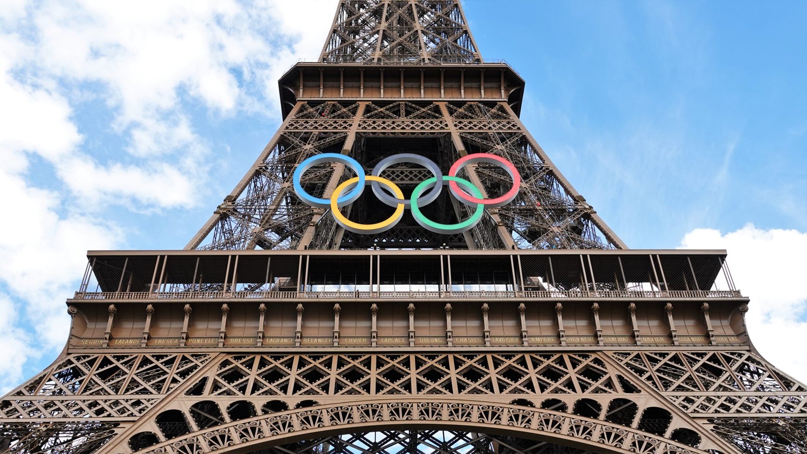 The Eiffel Tower Can Grow Taller in the Summer (image credits: wikimedia)