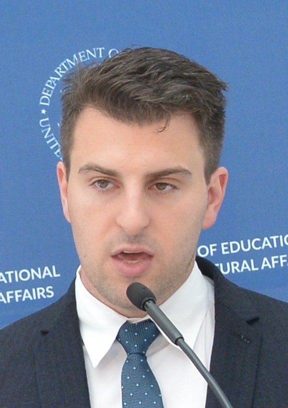 Brian Chesky – The Art Student Who Built Airbnb (image credits: wikimedia)