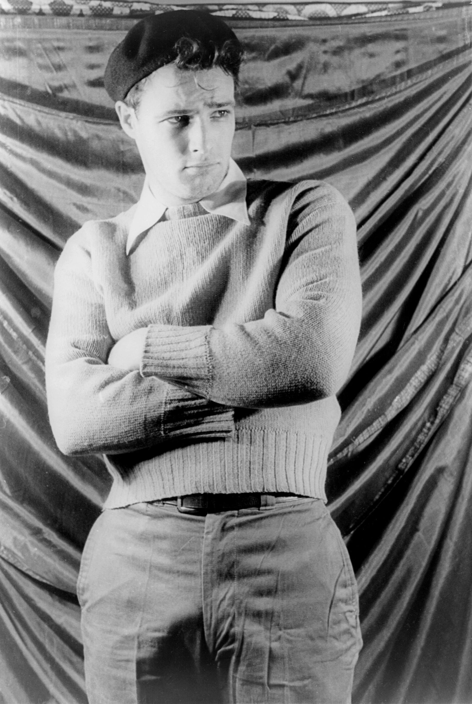 Marlon Brando: The Electrifying Start (image credits: wikimedia)