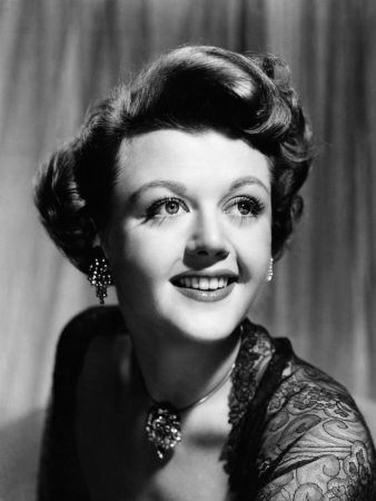 Angela Lansbury: A Versatile Talent (image credits: wikimedia)