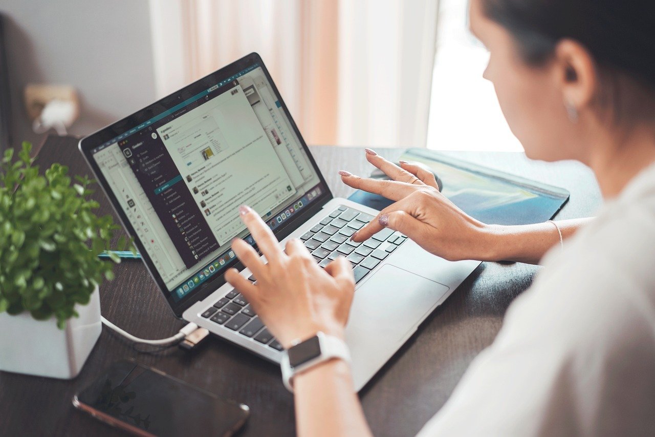 2. The Resurgence of Older Tracks via Social Media (image credits: pixabay)