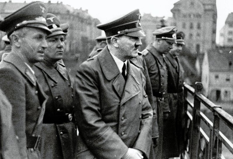 Adolf Hitler (1889–1945) – Suicide in the Berlin Bunker (image credits: wikimedia)