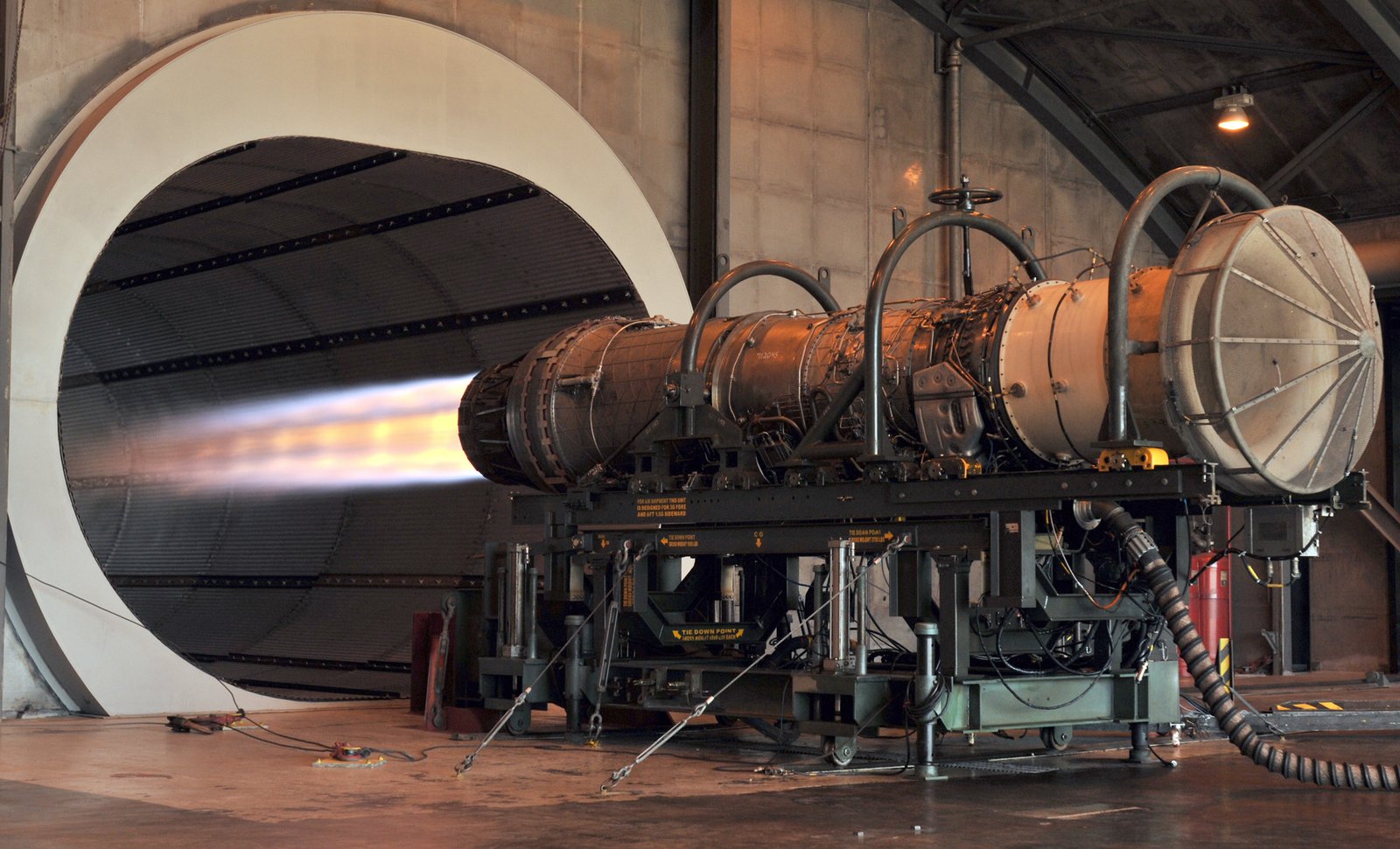 Jet Engine (image credits: wikimedia)