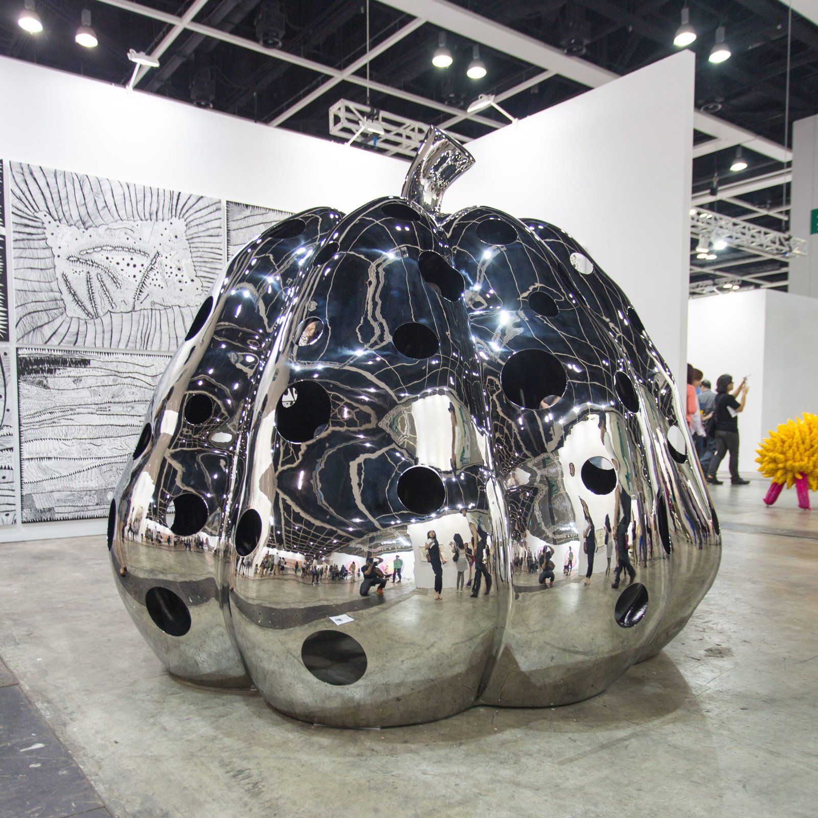 Yayoi Kusama (image credits: wikimedia)