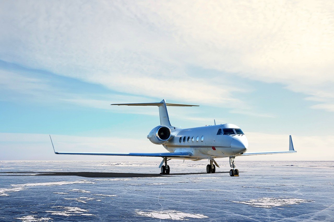 Private Jet Access (image credits: pixabay)