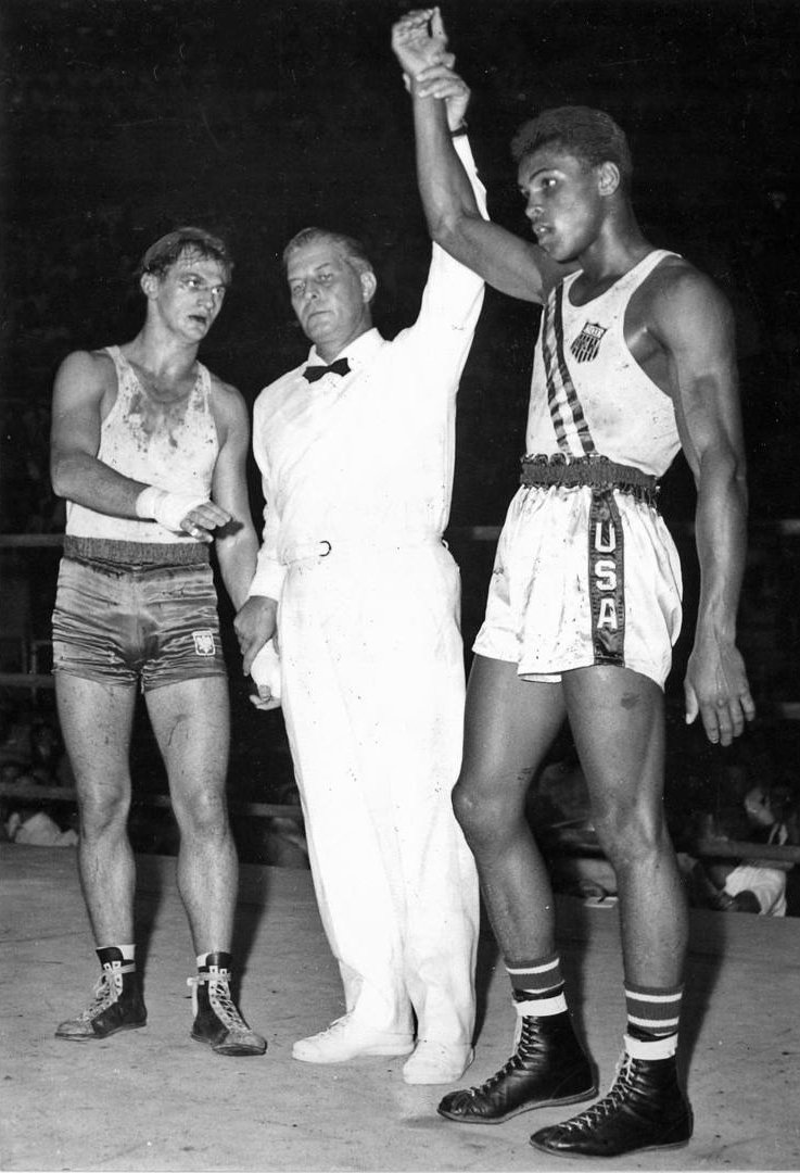 Muhammad Ali – Regaining the Heavyweight Title (image credits: wikimedia)