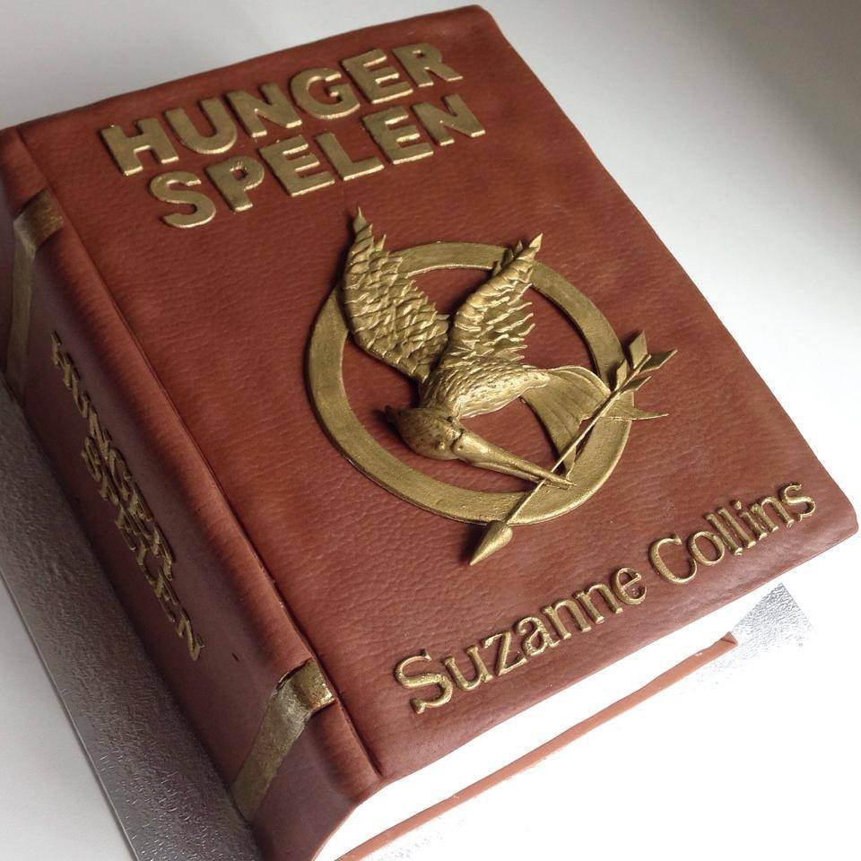 Katniss Everdeen: Suzanne Collins and the Modern Heroine (image credits: wikimedia)