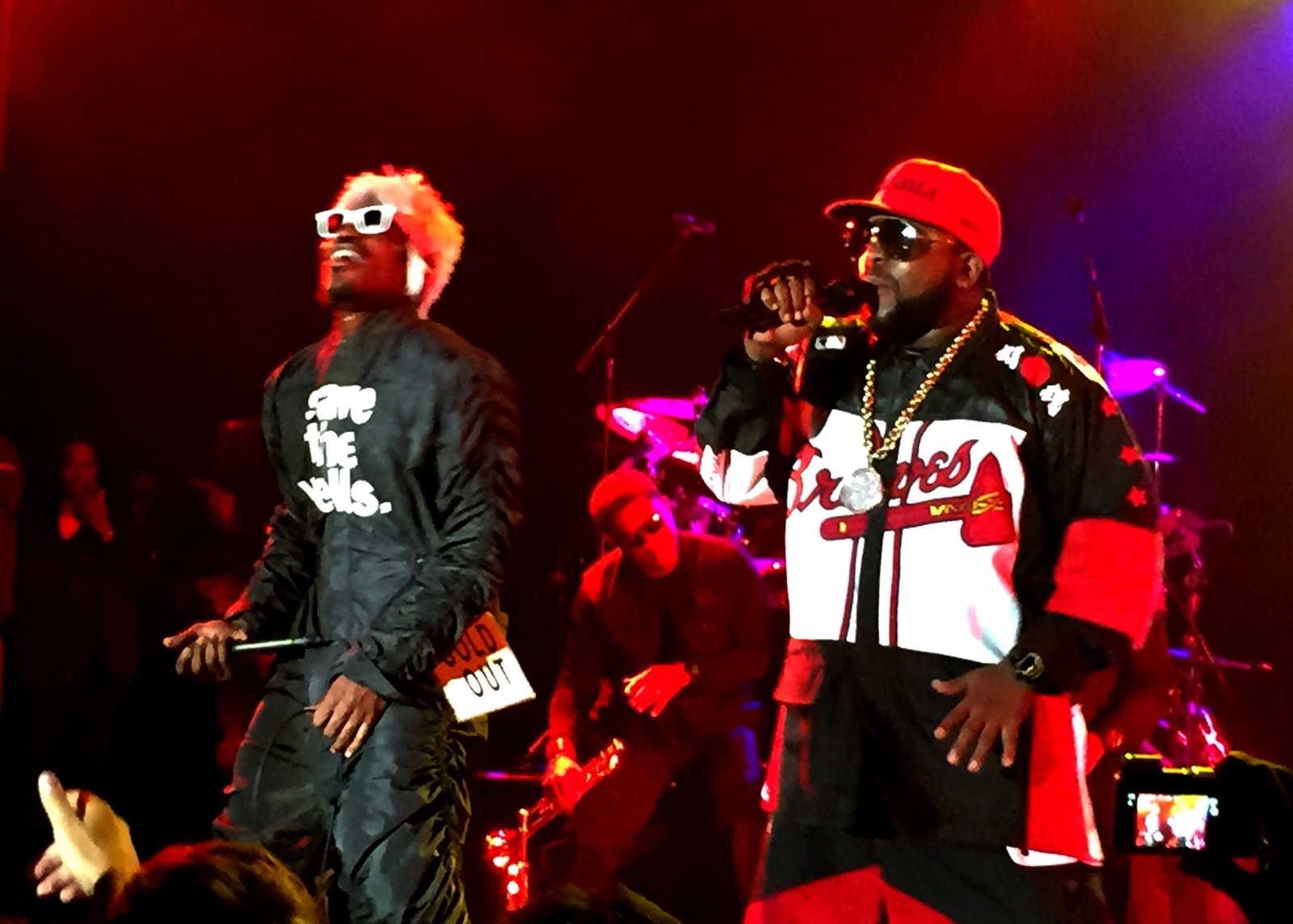 “Hey Ya!” – OutKast (2000s) (image credits: wikimedia)