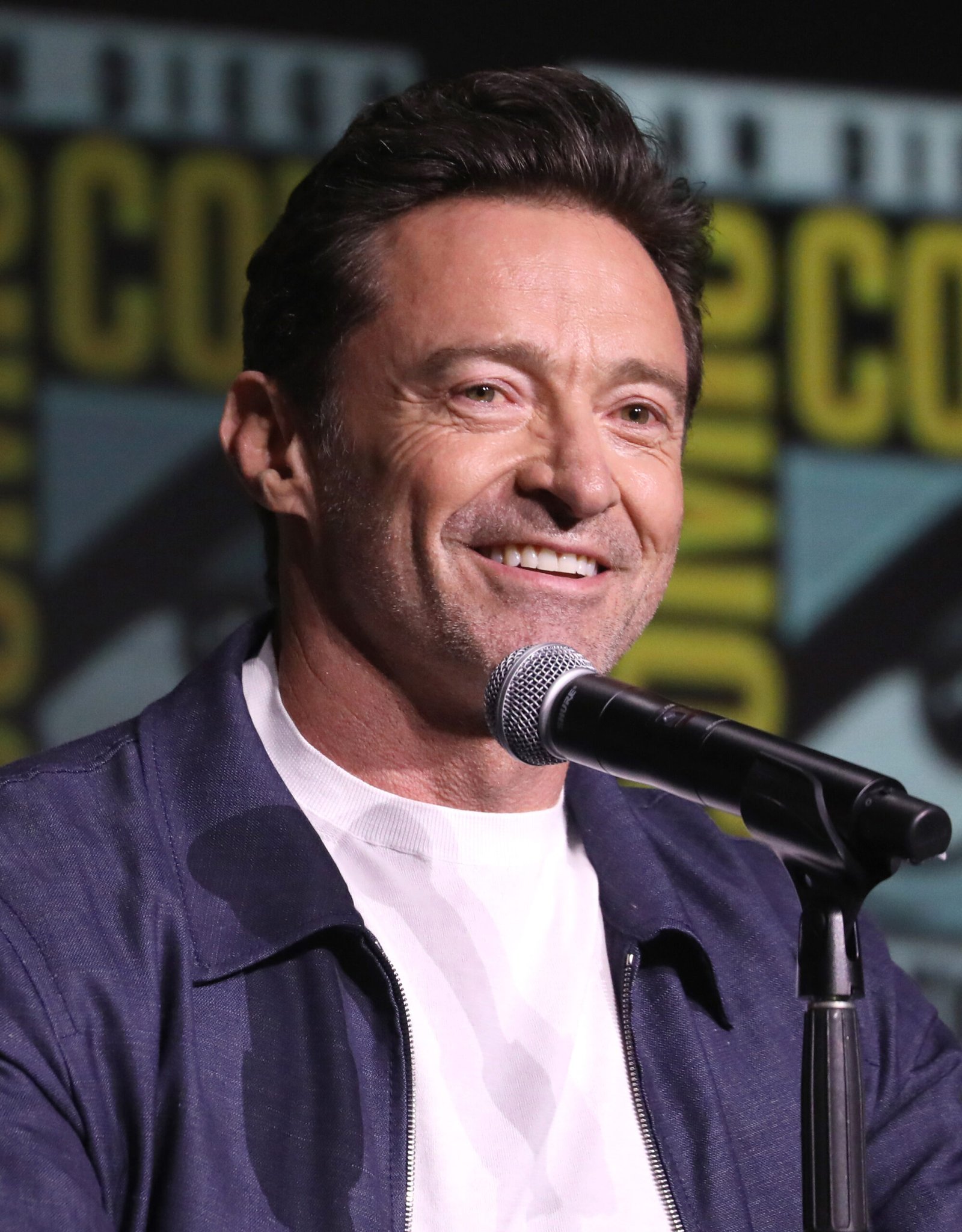 Hugh Jackman – James Bond (Casino Royale, 2006) 🍸 (image credits: wikimedia)