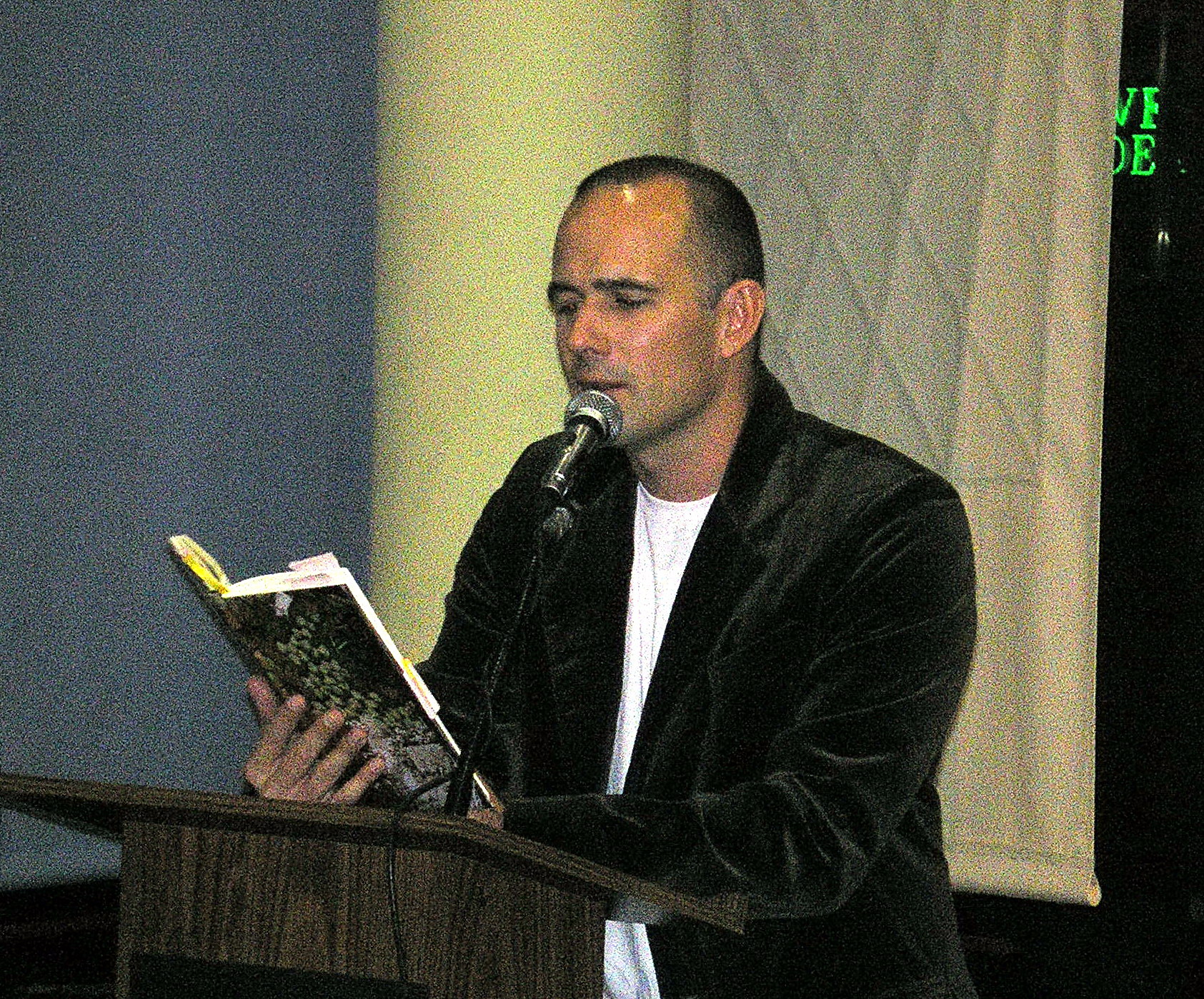 19. House of Leaves – Mark Z. Danielewski (image credits: wikimedia)