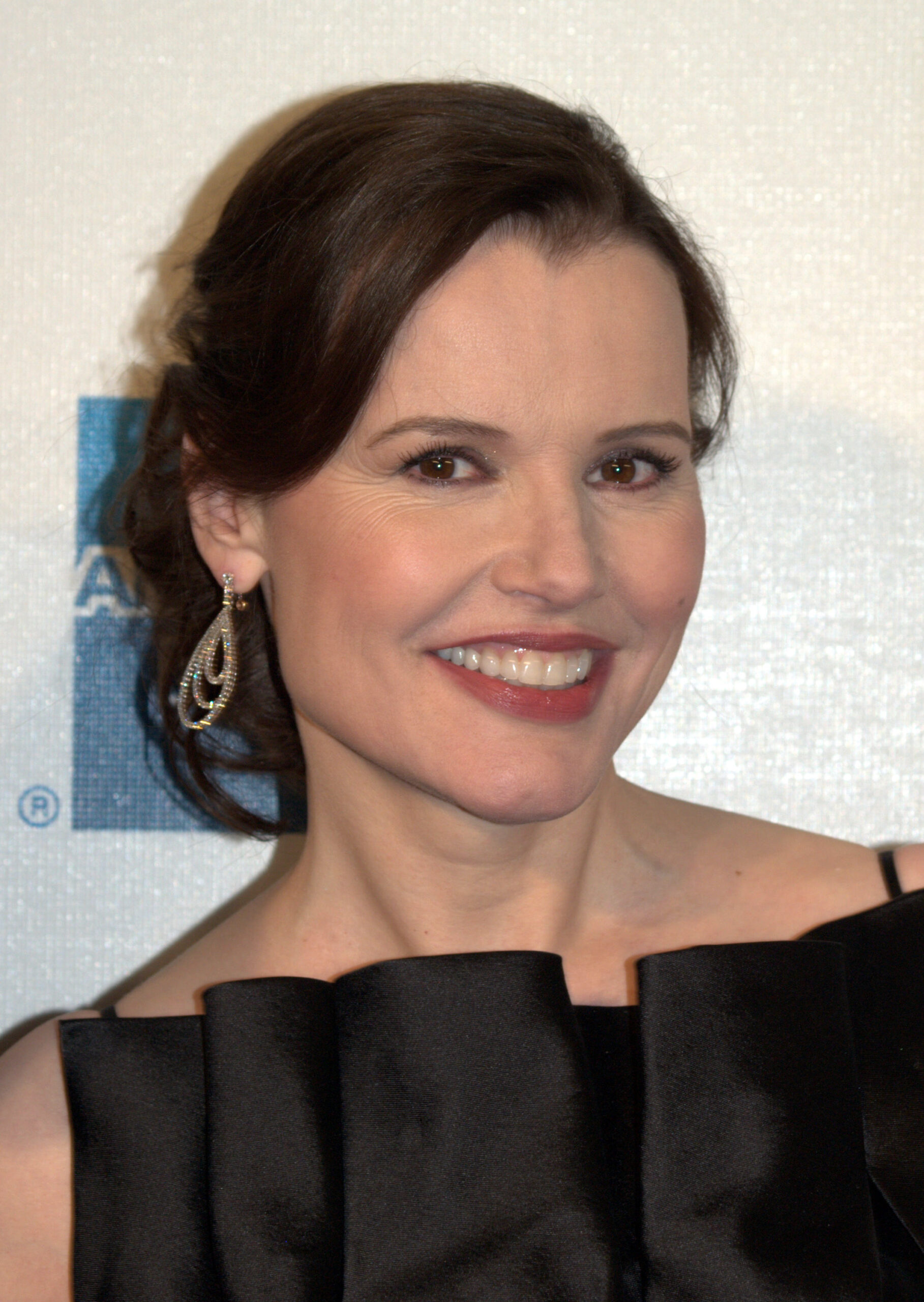 Geena Davis – IQ 140+ (image credits: wikimedia)