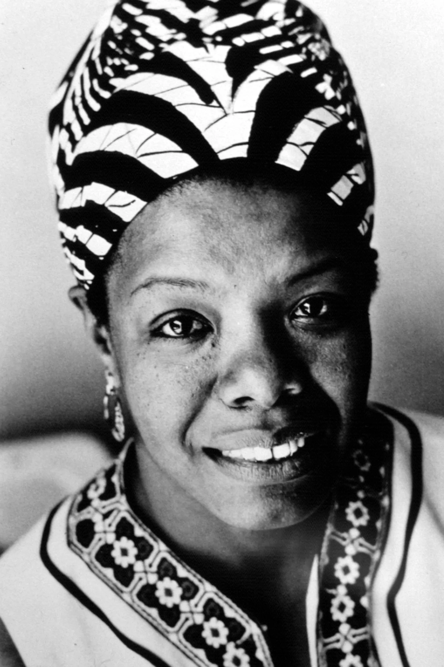 Maya Angelou (image credits: wikimedia)