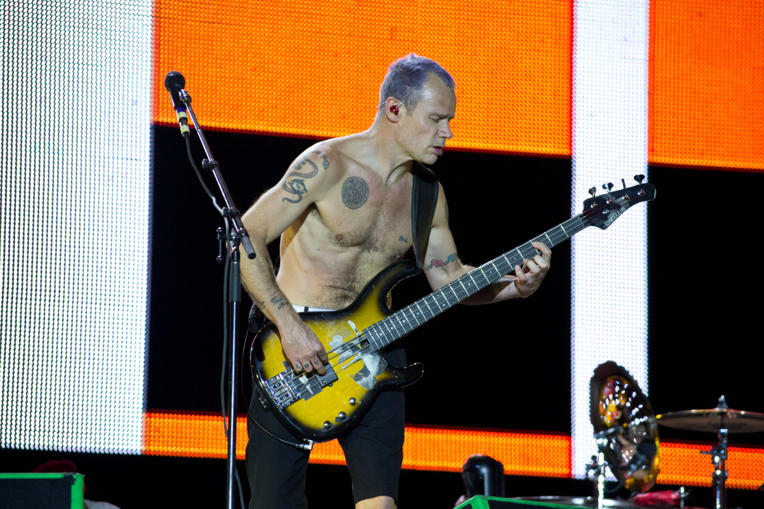 Red Hot Chili Peppers –