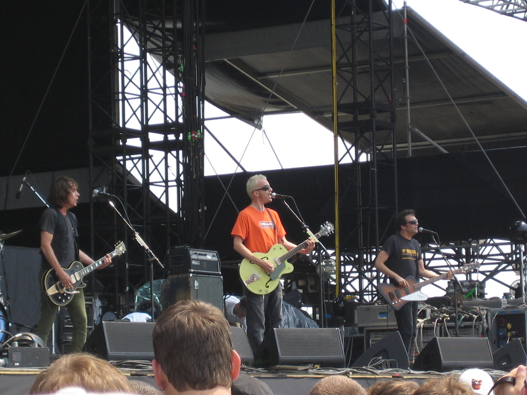 Fountains of Wayne: Witty Storytellers with Cult Status (image credits: wikimedia)