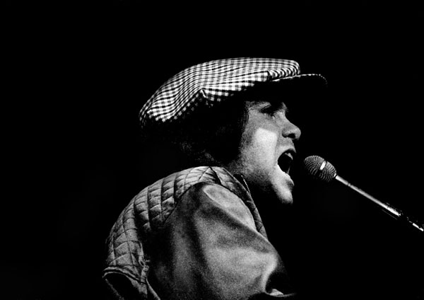 Elton John – The Piano Man of Pop (image credits: wikimedia)