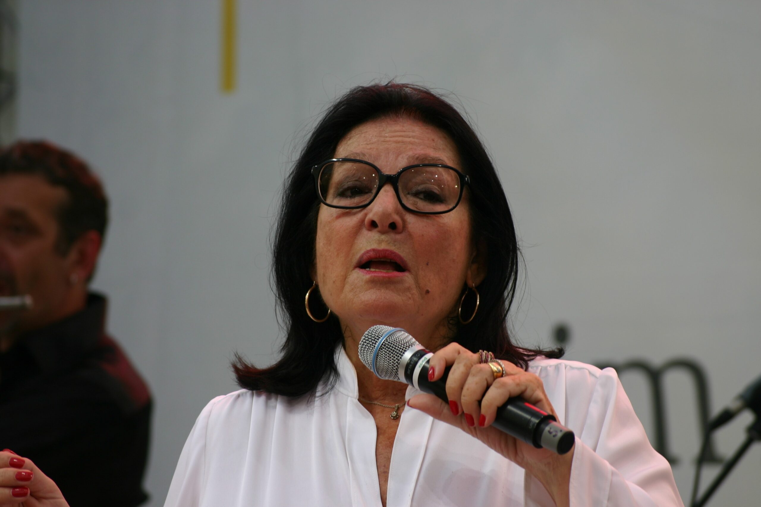 Nana Mouskouri – The Greek Songbird (image credits: wikimedia)