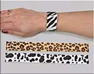 Slap Bracelets (1990s): Fashion with a Sharp Edge (image credits: wikimedia)
