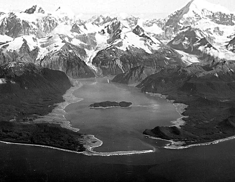 Lituya Bay Tsunami Scientists (1958): Lessons From the World’s Tallest Wave (image credits: wikimedia)