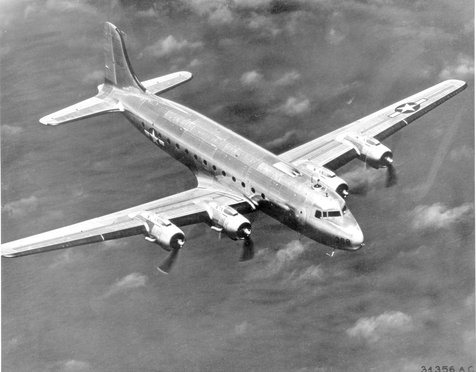 Douglas C-54 Skymaster (1950): The Yukon’s Silent Witness (image credits: wikimedia)