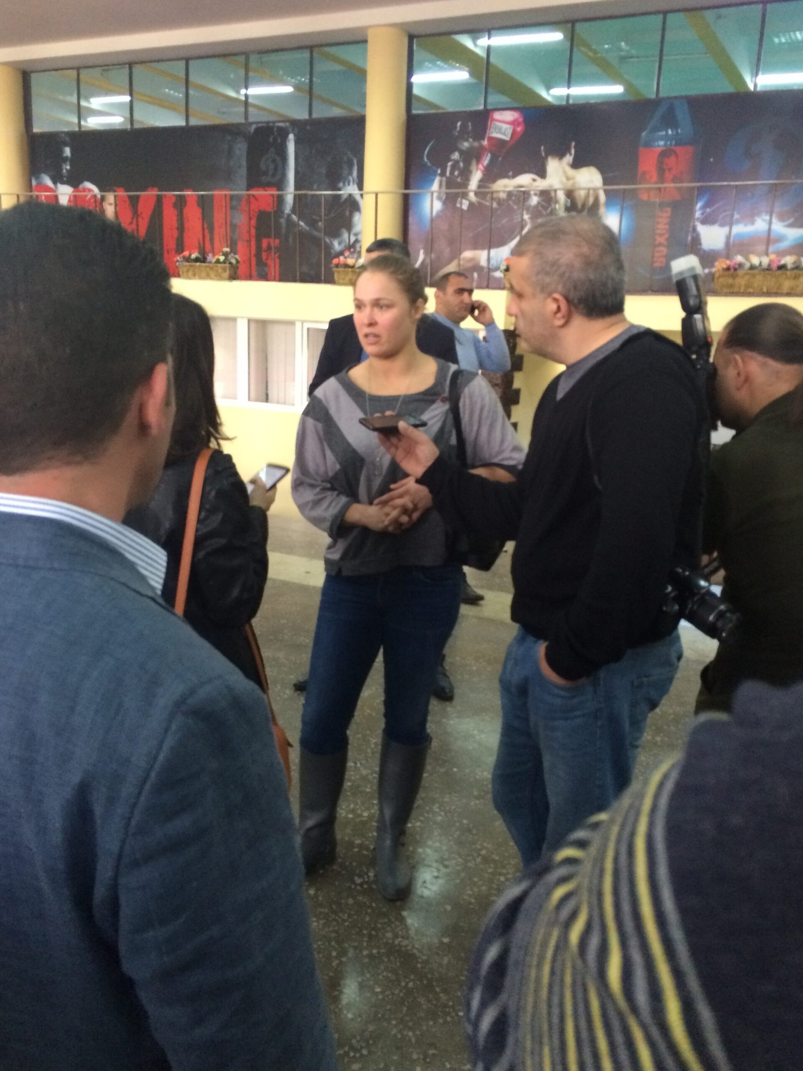 Ronda Rousey’s 14-Second Armbar (UFC 184) (image credits: wikimedia)