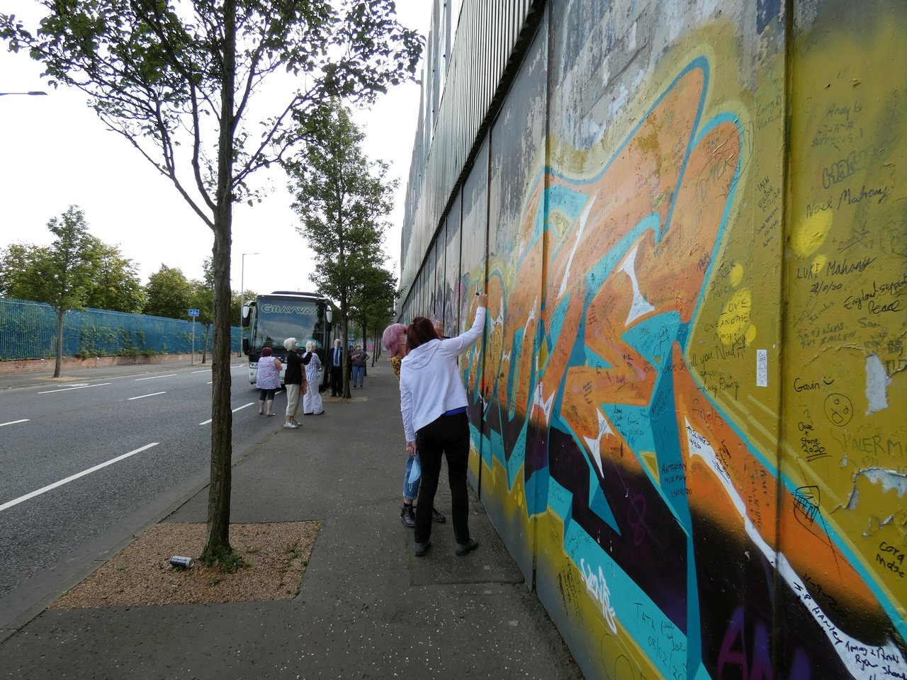 The Peace Wall Murals (Northern Ireland) (image credits: wikimedia)