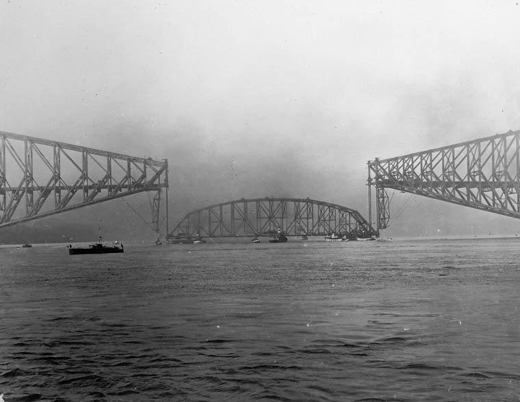 The Flawed Quebec Bridge (image credits: wikimedia)