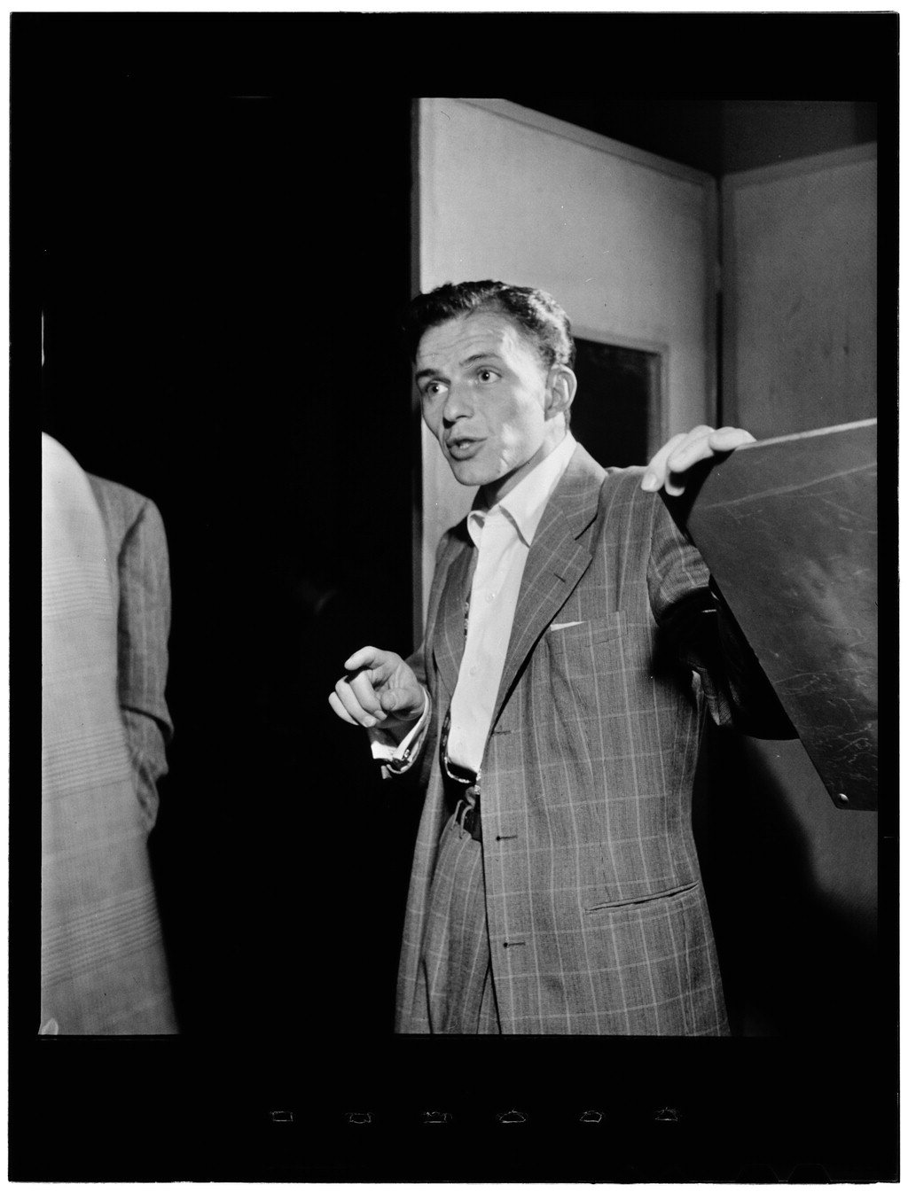 The Unanswered Questions About Sinatra's Life (image credits: wikimedia)