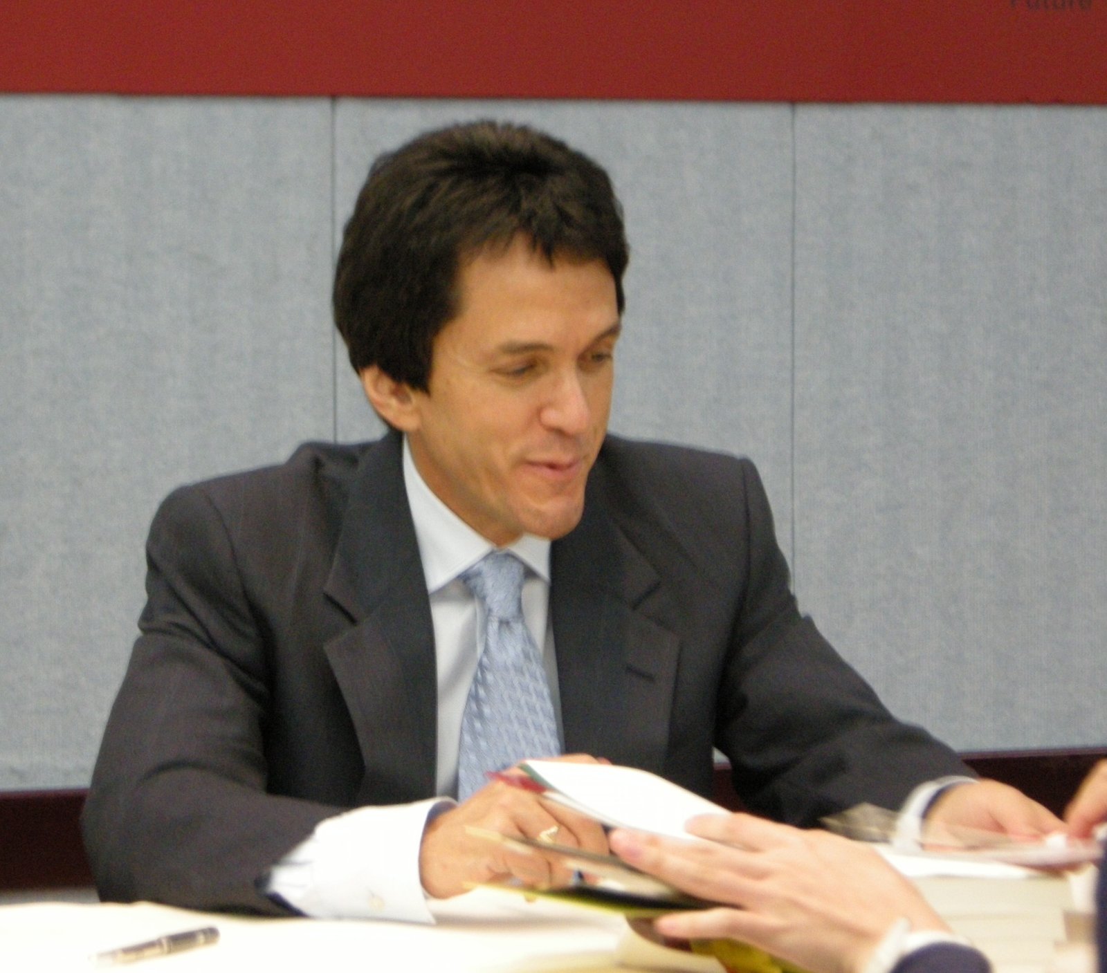 The Five People You Meet in Heaven – Mitch Albom (image credits: wikimedia)
