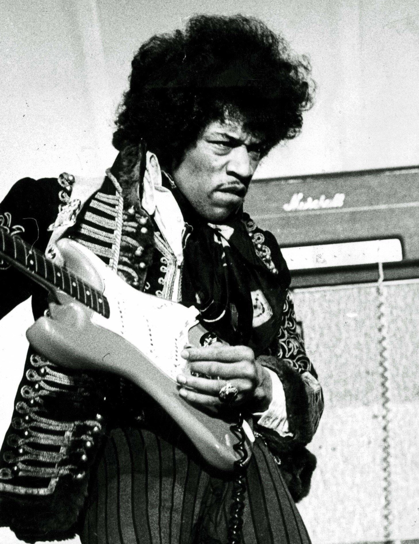 Jimi Hendrix – Woodstock (1969) (image credits: wikimedia)