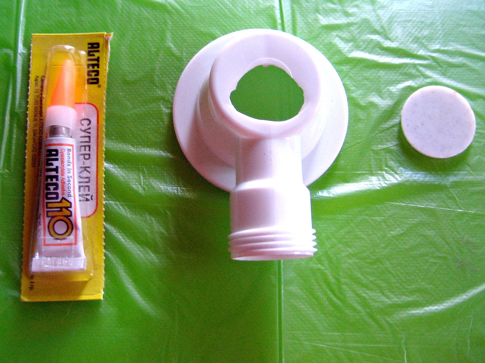 Super Glue (image credits: wikimedia)