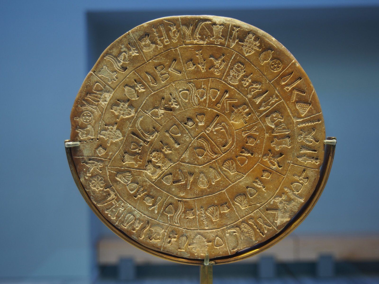 The Phaistos Disc (Crete) (image credits: wikimedia)