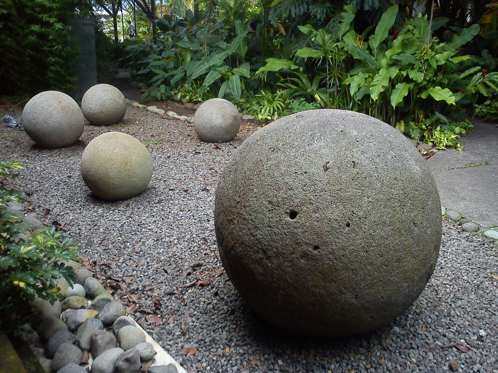 Stone Spheres of Costa Rica (image credits: wikimedia)