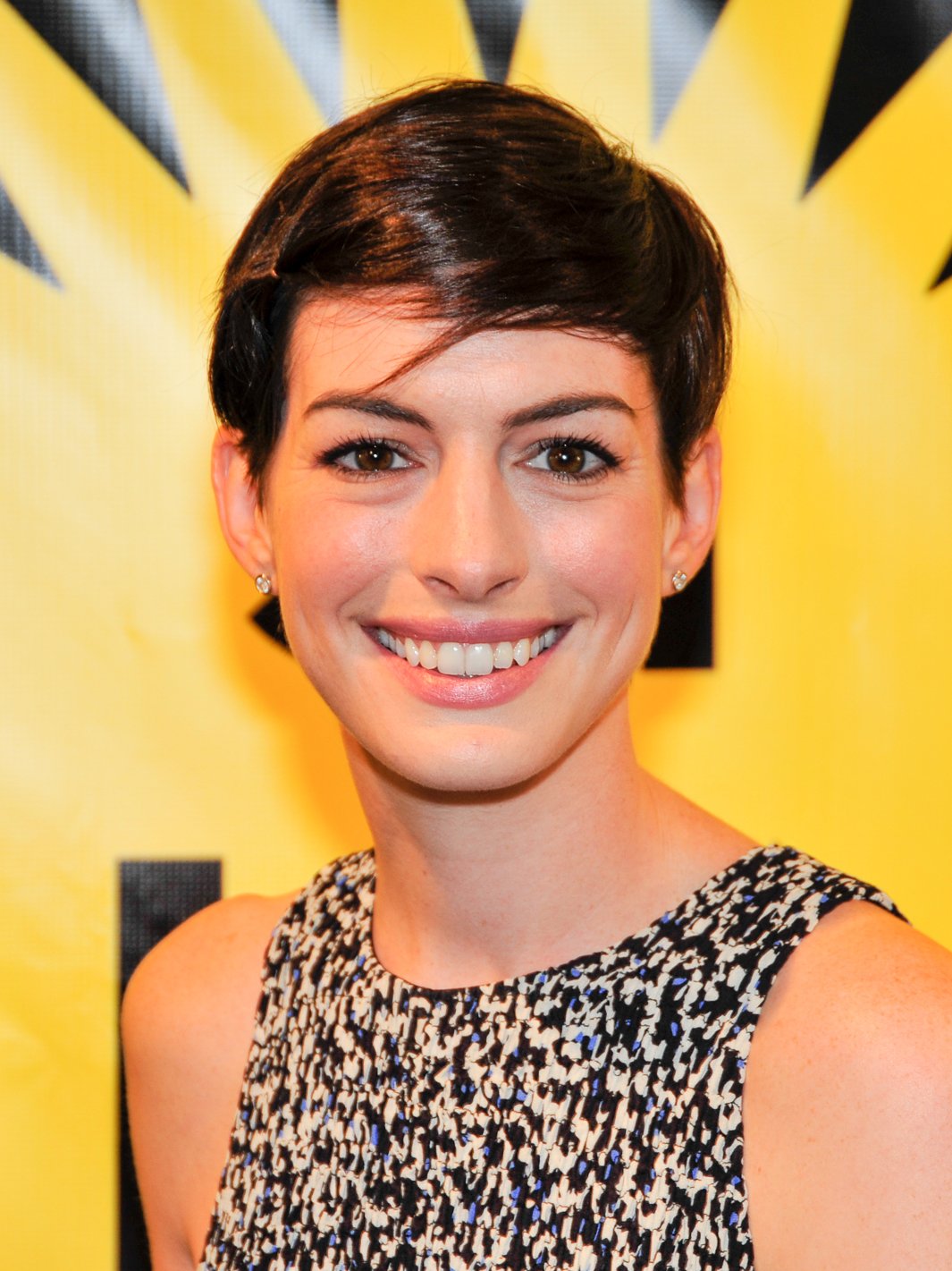 The Princess Diaries (2001) – A Shy Teen Discovers She's Royalty (and Herself) (image credits: wikimedia)